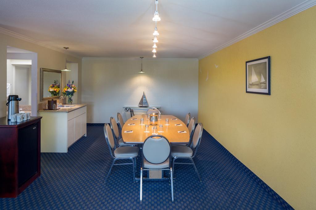 Hotel The Marina On San Francisco Bay 3*