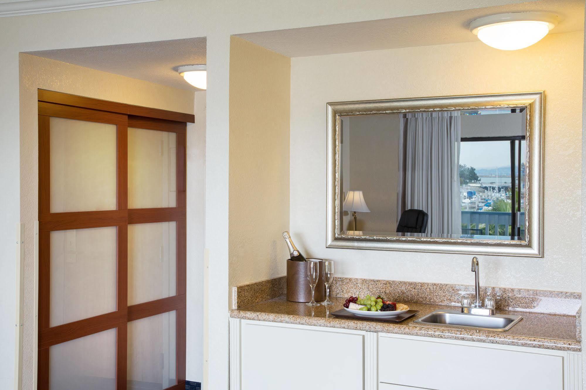 The Marina On San Francisco Bay Hotel 3*